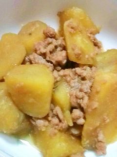 サツマイモと豚挽き肉の炒め煮-レシピのメイン写真
