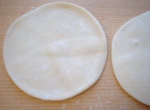 モチモチやみつきっ♪手作り水餃子の皮-レシピのメイン写真