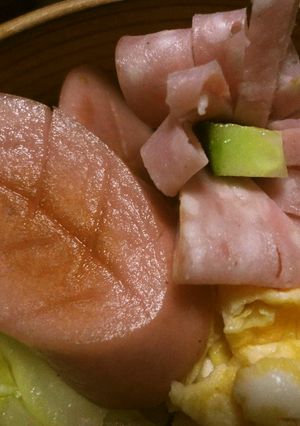 お弁当に☆魚肉ソーセージの葉っぱちゃん☆-レシピのメイン写真