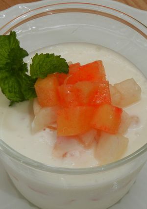 混ぜるだけ！　柿とラフランスのムース風♪-レシピのメイン写真