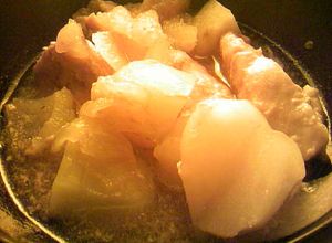 簡単：鶏肉と玉葱とじゃが芋の和風煮物-レシピのメイン写真