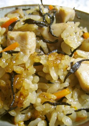 簡単で旨い✿芽ひじきと鶏肉の炊き込みご飯-レシピのメイン写真