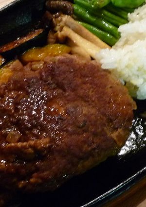 セロリたっぷり簡単煮込みハンバーグ-レシピのメイン写真