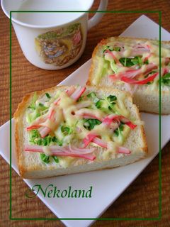 豆苗とカニカマのチーズトースト-レシピのメイン写真