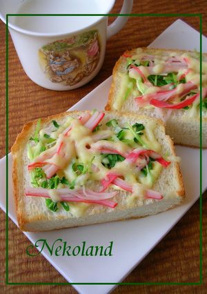 豆苗とカニカマのチーズトースト-レシピのメイン写真