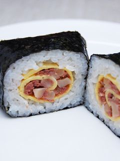 コンビーフハッシュ玉子巻きおにぎり-レシピのメイン写真