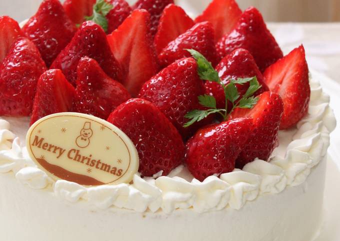 クリスマスに☆苺のショートケーキ by あきとママ
