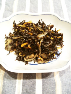 生姜と玉ねぎでピリ甘のひじき煮-レシピのメイン写真