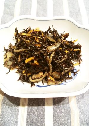 生姜と玉ねぎでピリ甘のひじき煮-レシピのメイン写真