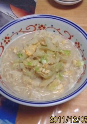 白野菜のせで豚骨ラーメン-レシピのメイン写真