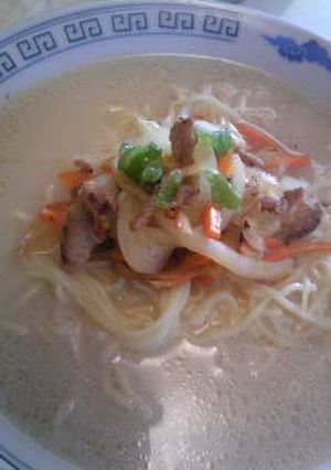 スタンダードにブタ豚ラーメン-レシピのメイン写真