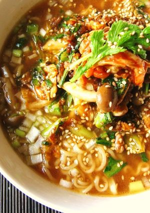 春菊とキムチの胡麻風味～味噌ラーメン-レシピのメイン写真