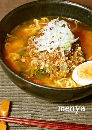 トマトとほうれん草のたっぷり肉味噌麺♪-レシピのメイン写真