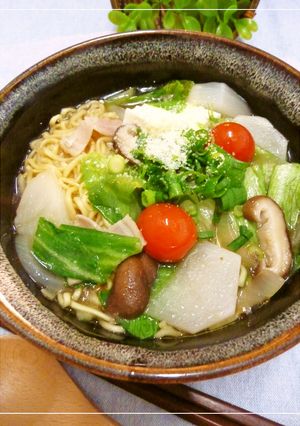 レタス・蕪・チーズの洋風醤油ラーメン-レシピのメイン写真