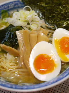 とろとろ黄身の卵入りマルちゃん生麺♪-レシピのメイン写真