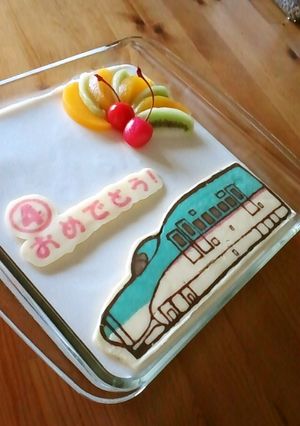 キャラチョコ・ケーキ4歳誕生日 はやぶさ-レシピのメイン写真