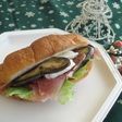 生ハムと焼きなすのパニーニ仕立て