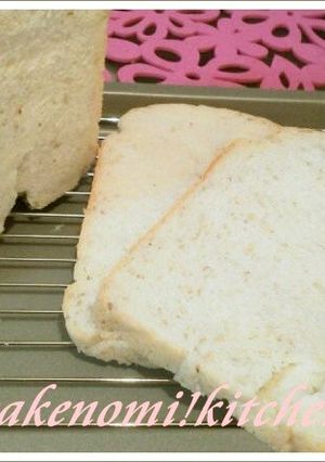 ホームベーカリーでごま食パン☆-レシピのメイン写真