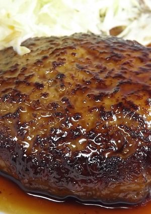 あめ色玉ねぎを使った照り焼きハンバーグ-レシピのメイン写真