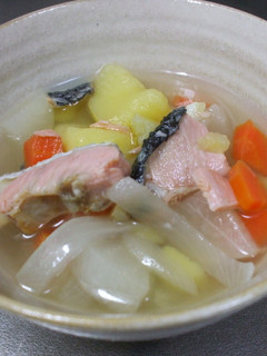 調味料2つだけ!三平汁(鮭のあら汁)-レシピのメイン写真