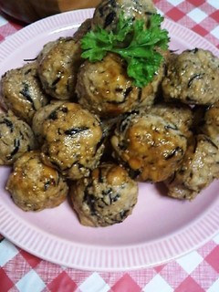 鶏ムネ肉でヘルシー!ひじきのつくねボール-レシピのメイン写真