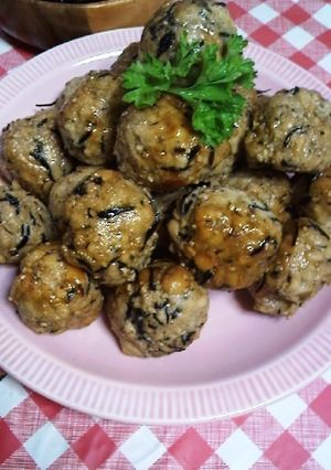 鶏ムネ肉でヘルシー!ひじきのつくねボール-レシピのメイン写真