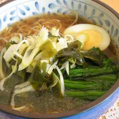 รูปของ 簡単！一人ランチに♬ネギわかめラーメン