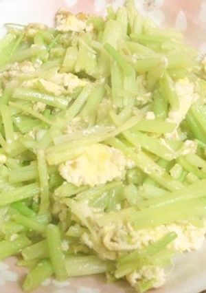台湾料理～台湾セロリと卵の炒め-レシピのメイン写真