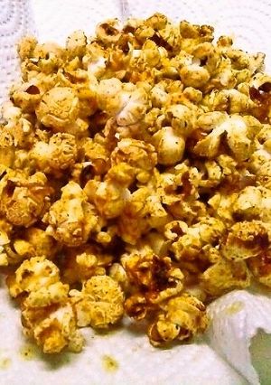 おつまみに最高！カレー味のポップコーン-レシピのメイン写真