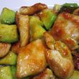 鶏胸肉とアボカドのタイ風炒め