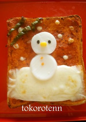 クリスマスにも!雪だるまピザトースト-レシピのメイン写真
