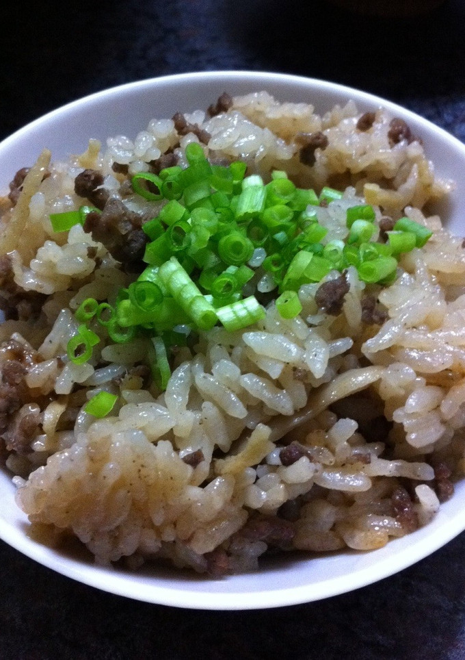 うまい！牛ひき肉と舞茸の炊き込みご飯-レシピのメイン写真