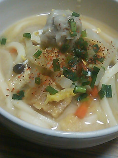 レトルトシュウマイで味噌煮込みうどん-レシピのメイン写真