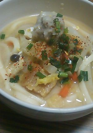 レトルトシュウマイで味噌煮込みうどん-レシピのメイン写真