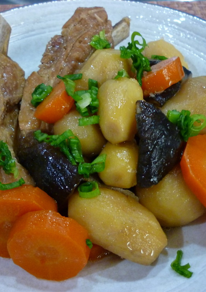 骨付き豚肉と里芋の煮物-レシピのメイン写真