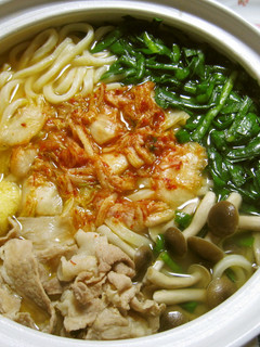冷凍うどんで♪ピリ辛 みそキムチうどん鍋-レシピのメイン写真