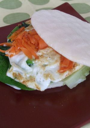 せんべいでライスバーガー風　★野菜月見★-レシピのメイン写真