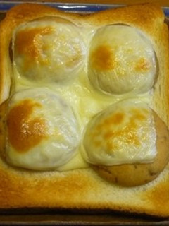 掲載されたクッキーチーズトースト。-レシピのメイン写真