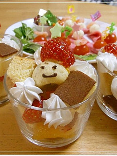 クリスマス グラスケーキパフェ-レシピのメイン写真