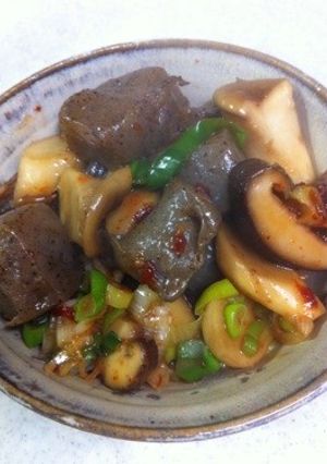 ピリ辛が美味しい♡こんにゃくとキノコ〜♫-レシピのメイン写真