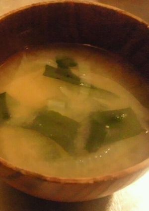 わかめと玉ねぎの味噌汁-レシピのメイン写真