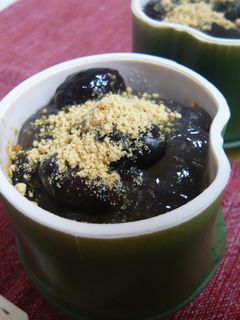 余った黒豆で。黒豆入りきなこのわらびもち-レシピのメイン写真