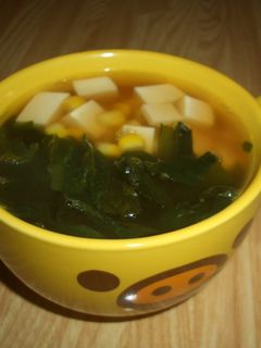 ワカメとお豆腐のコンソメスープ-レシピのメイン写真