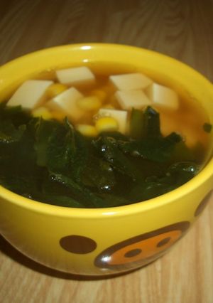 ワカメとお豆腐のコンソメスープ-レシピのメイン写真