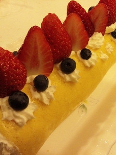 フルーツロールケーキ-レシピのメイン写真