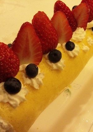 フルーツロールケーキ-レシピのメイン写真