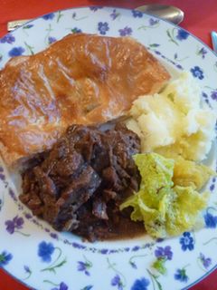 英国料理!ステーキ&ソーセージパイ-レシピのメイン写真