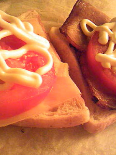 焼豚とレタスとトマトのマヨチーズサンド-レシピのメイン写真