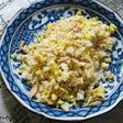 鮭フレークでチャーハン
