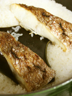 鯛の切り身でおいしい鯛めし♪-レシピのメイン写真